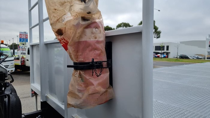 2012 UD CONDOR 17/280 White