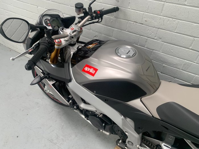 2011 APRILIA TUONO V4 R Silver