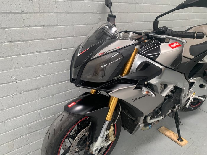 2011 APRILIA TUONO V4 R Silver