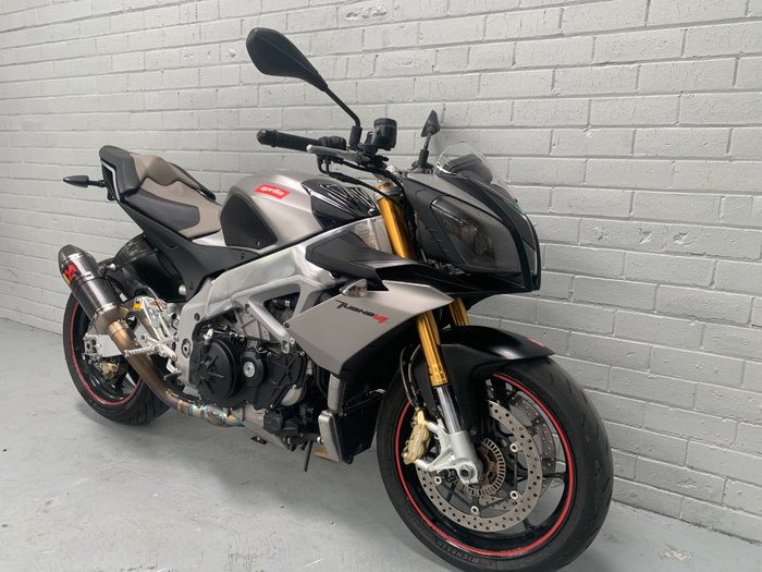 2011 APRILIA TUONO V4 R Silver