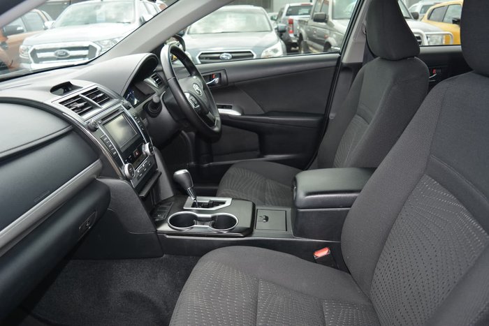 2016 Toyota Camry Atara S AVV50R White