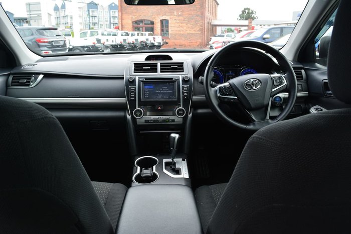 2016 Toyota Camry Atara S AVV50R White