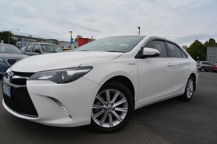 2016 Toyota Camry Atara S AVV50R White