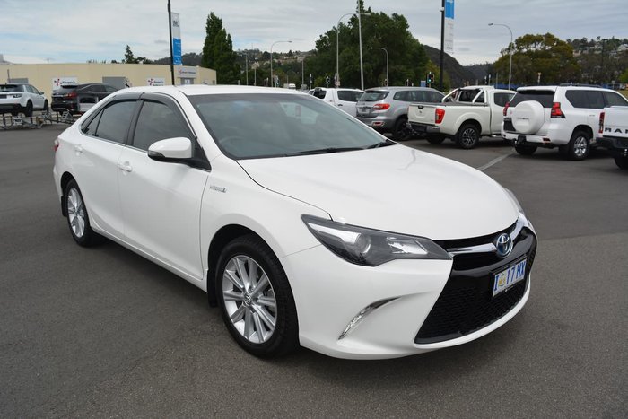 2016 Toyota Camry Atara S AVV50R White