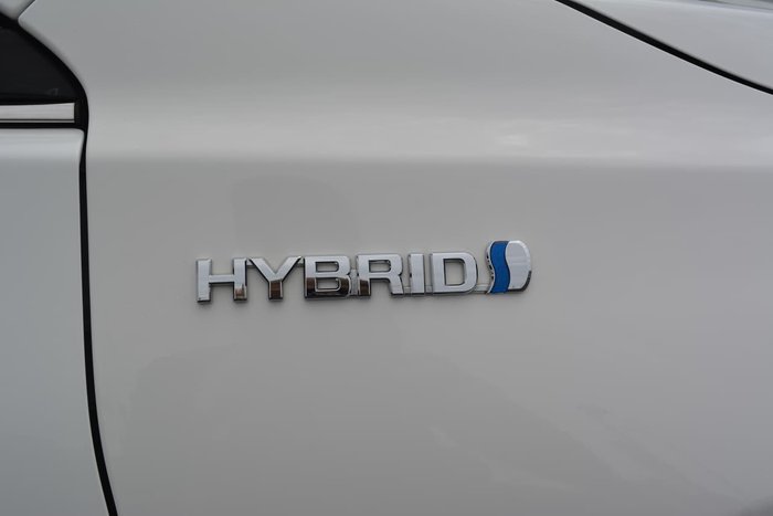 2016 Toyota Camry Atara S AVV50R White