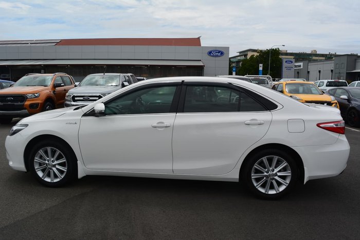 2016 Toyota Camry Atara S AVV50R White