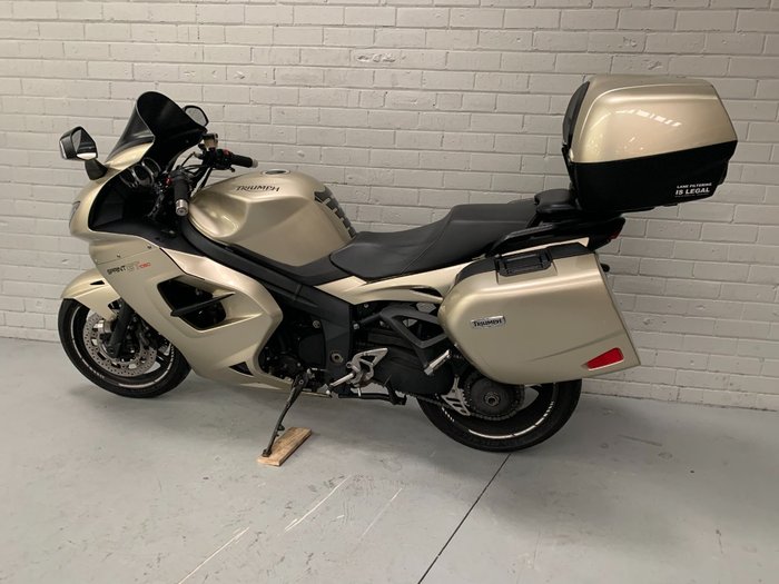 2013 Triumph SPRINT GT Grey