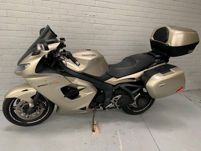 2013 Triumph SPRINT GT Grey