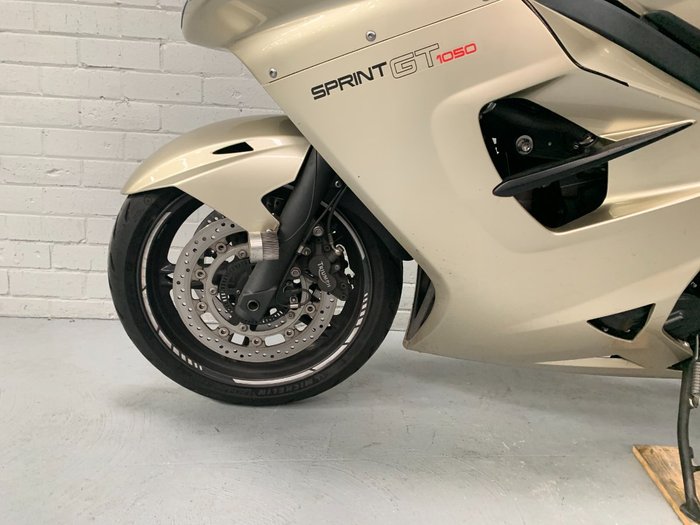 2013 Triumph SPRINT GT Grey