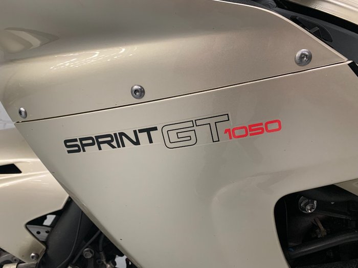 2013 Triumph SPRINT GT Grey