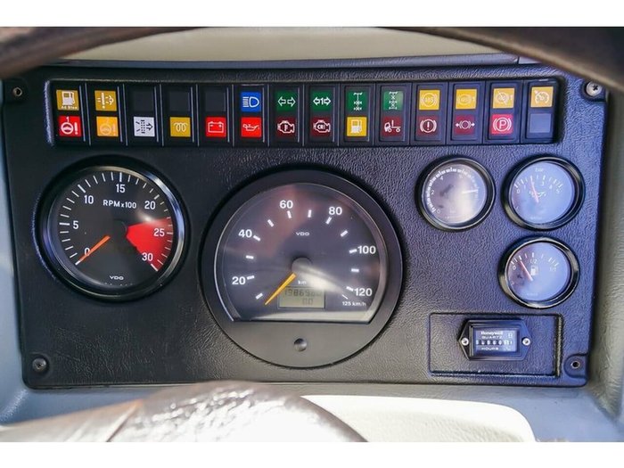 2010 TATRA T815 8X8 WHITE