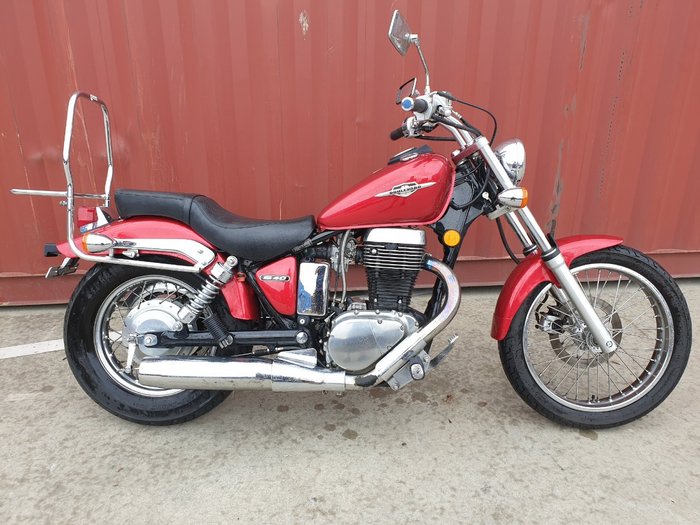 2015 Suzuki BOULEVARD S40 Red