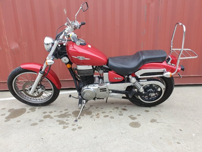 2015 Suzuki BOULEVARD S40 Red