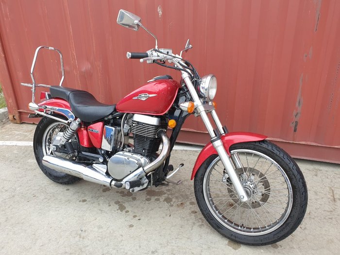 2015 Suzuki BOULEVARD S40 Red