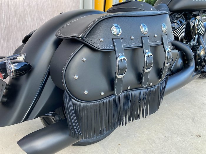 2021 Indian 2021 INDIAN 1900CC CHIEF VINTAGE DARK HORSE BLACK SMOKE CRUI Black