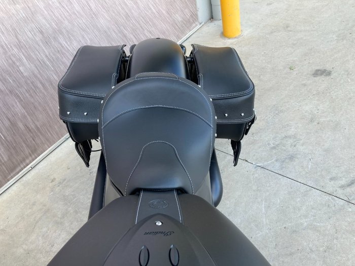 2021 Indian 2021 INDIAN 1900CC CHIEF VINTAGE DARK HORSE BLACK SMOKE CRUI Black