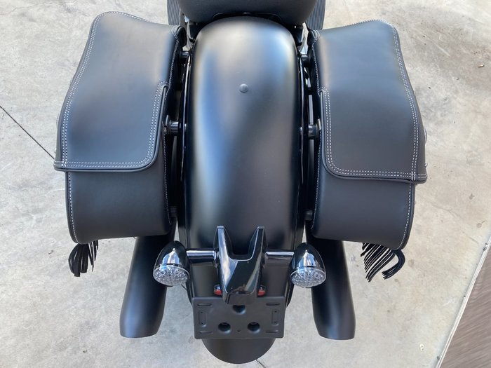 2021 Indian 2021 INDIAN 1900CC CHIEF VINTAGE DARK HORSE BLACK SMOKE CRUI Black