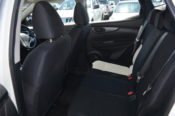2017 Nissan QASHQAI N-SPORT J11 White
