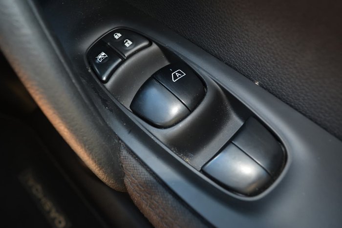 2017 Nissan QASHQAI N-SPORT J11 White