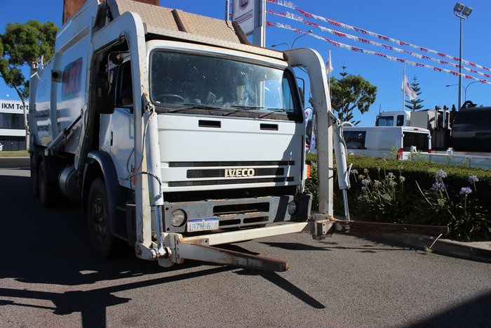 2005 IVECO ACCO WHITE