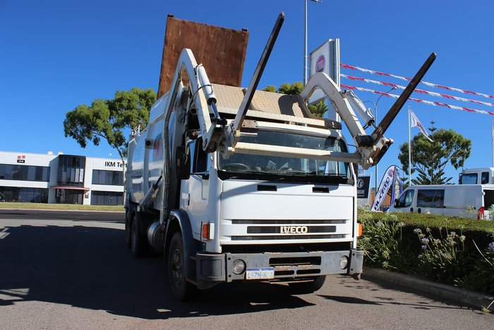 2005 IVECO ACCO WHITE