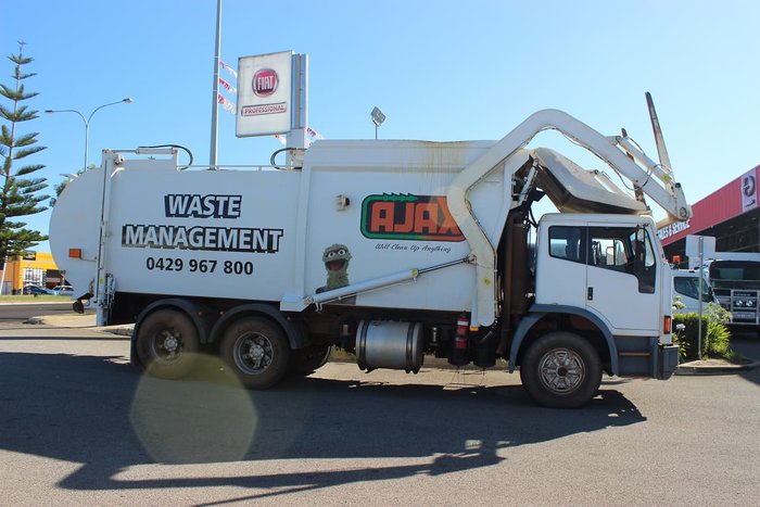 2005 IVECO ACCO WHITE