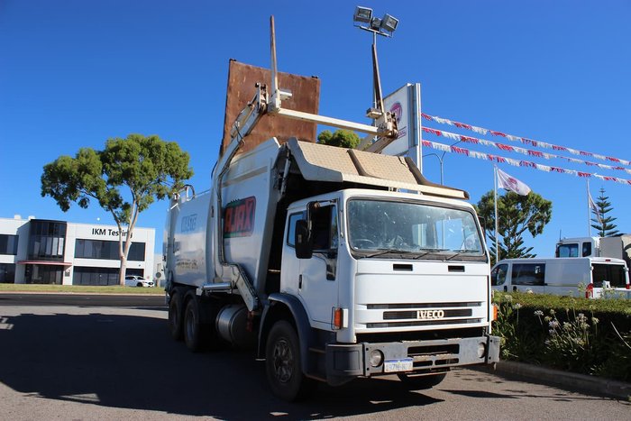 2005 IVECO ACCO WHITE