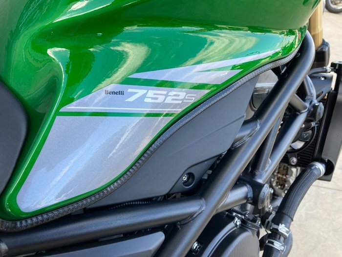 2021 Benelli 2021 Benelli 750CC 752S Road Green