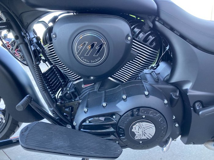 2019 Indian CHIEFTAIN DARK HORSE BLACK ThunderBLACKSmoke