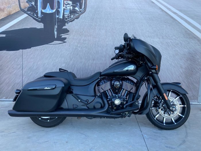 2019 Indian CHIEFTAIN DARK HORSE BLACK ThunderBLACKSmoke