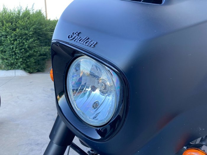 2019 Indian CHIEFTAIN DARK HORSE BLACK ThunderBLACKSmoke