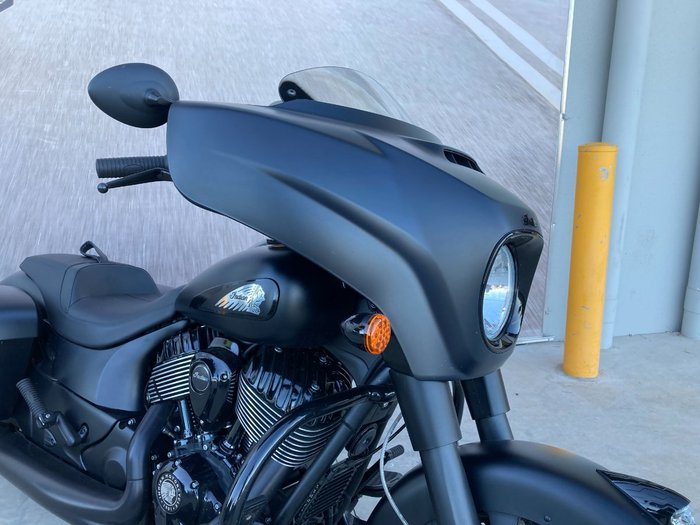 2019 Indian CHIEFTAIN DARK HORSE BLACK ThunderBLACKSmoke