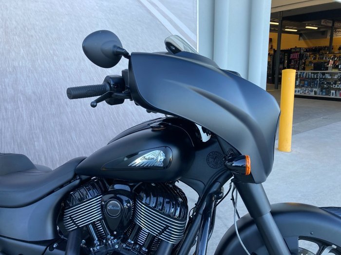 2019 Indian CHIEFTAIN DARK HORSE BLACK ThunderBLACKSmoke