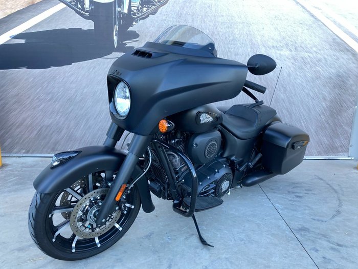 2019 Indian CHIEFTAIN DARK HORSE BLACK ThunderBLACKSmoke