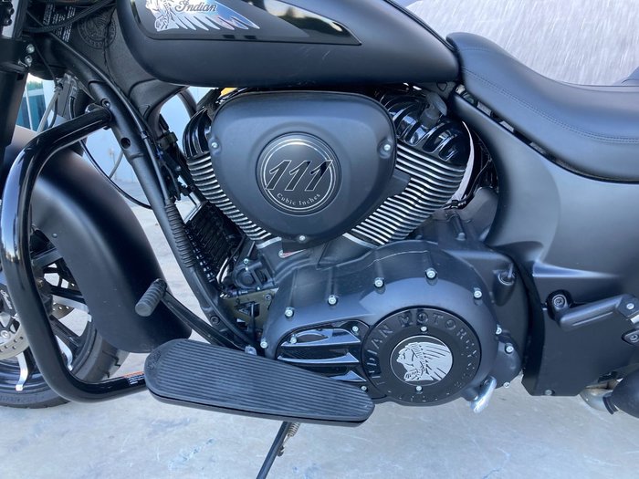 2019 Indian CHIEFTAIN DARK HORSE BLACK ThunderBLACKSmoke