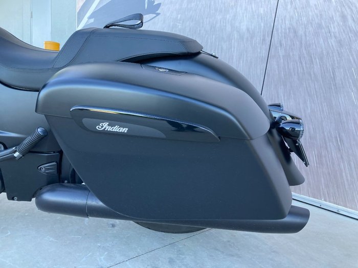 2019 Indian CHIEFTAIN DARK HORSE BLACK ThunderBLACKSmoke