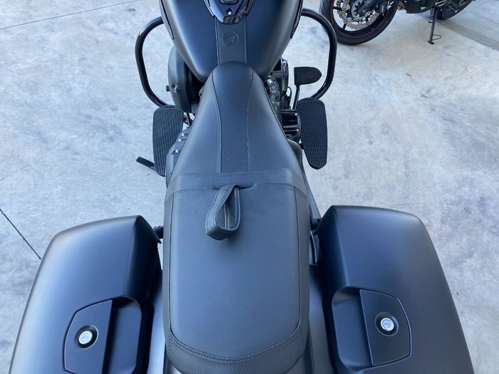 2019 Indian CHIEFTAIN DARK HORSE BLACK ThunderBLACKSmoke