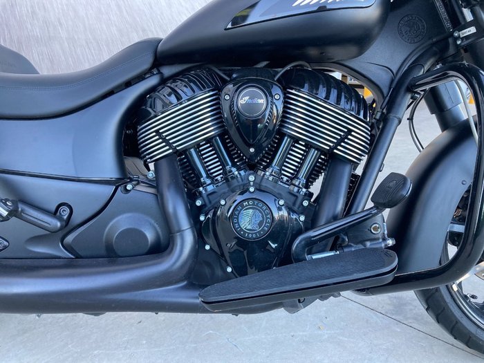 2019 Indian CHIEFTAIN DARK HORSE BLACK ThunderBLACKSmoke