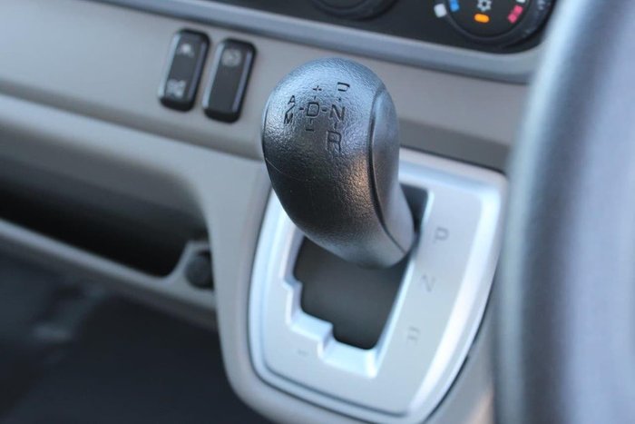 2021 FUSO CANTER 515 White