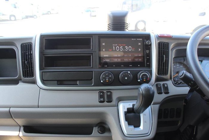 2021 FUSO CANTER 515 White