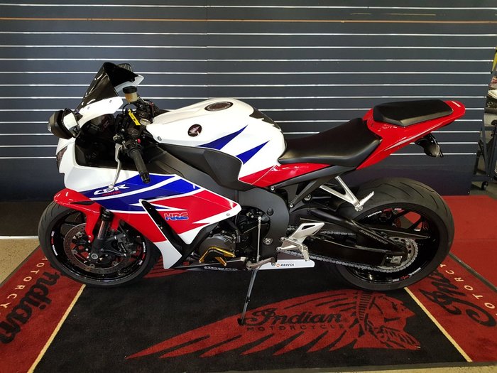 2015 Honda CBR1000RR (FIREBLADE) Red