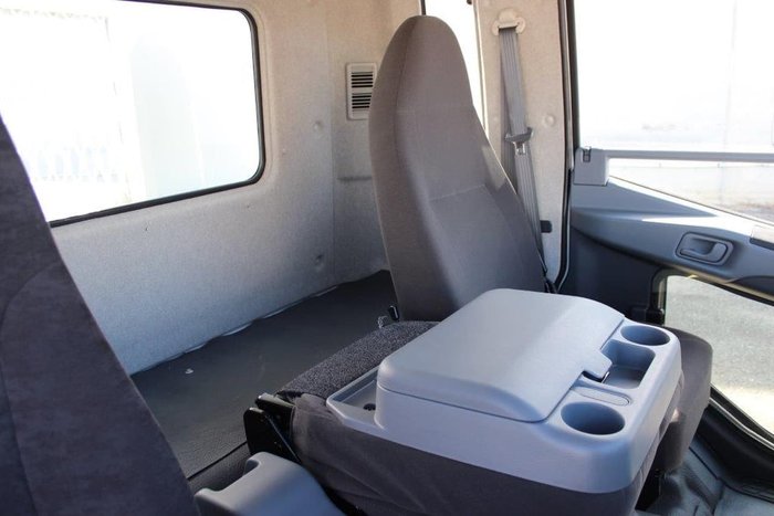 2021 FUSO FIGHTER 1427 White