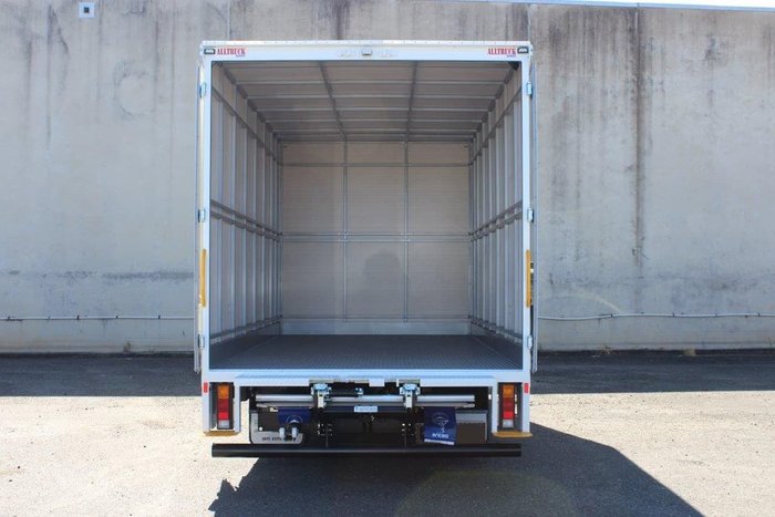 2021 FUSO CANTER 515 White