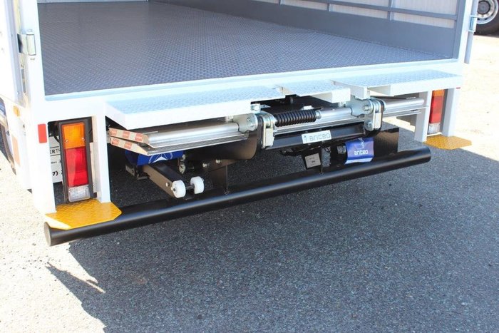 2021 FUSO CANTER 515 White