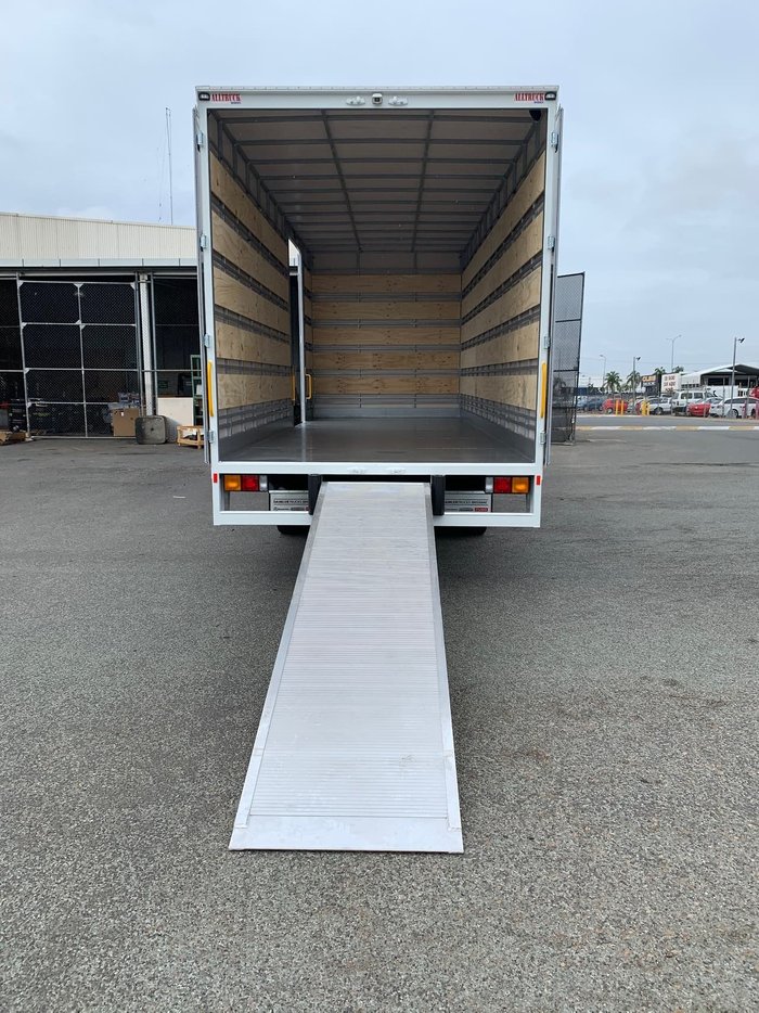 2021 FUSO FIGHTER 1227 White