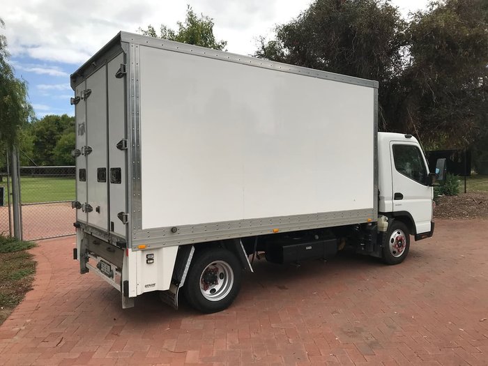 2016 FUSO FEB21E White