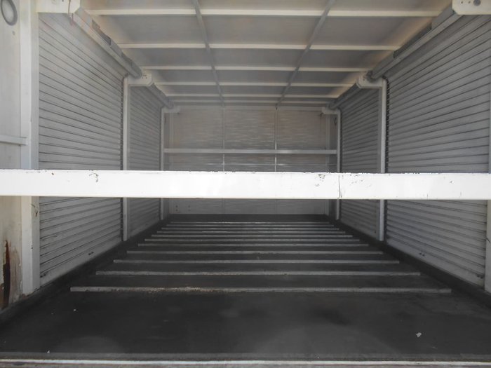 2010 FUSO CANTER 4.0T White