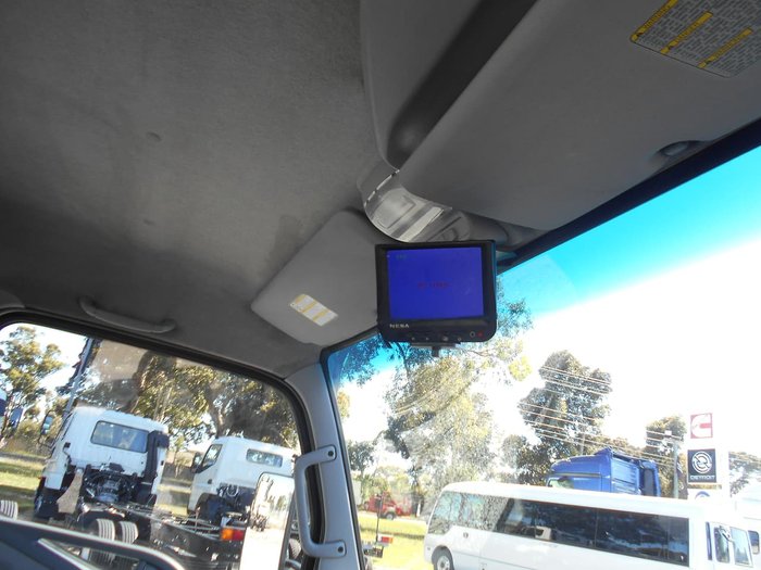 2010 FUSO CANTER 4.0T White