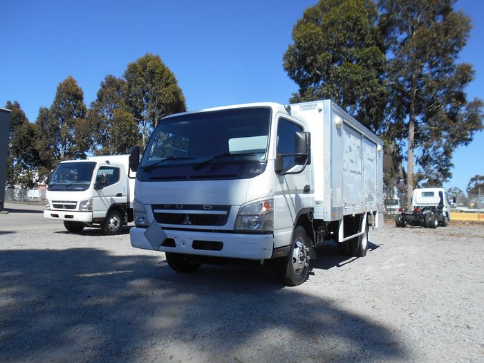 2010 FUSO CANTER 4.0T White