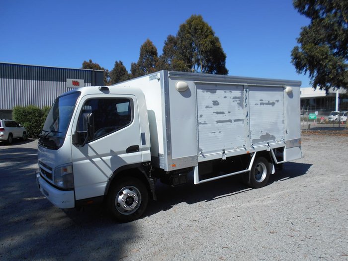 2010 FUSO CANTER 4.0T White